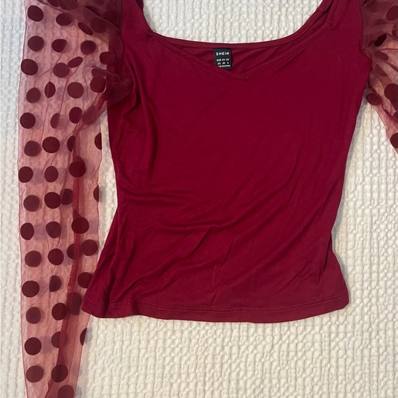 Chic Sheer Polka-dotted V-neck top - Picture 3 of 6